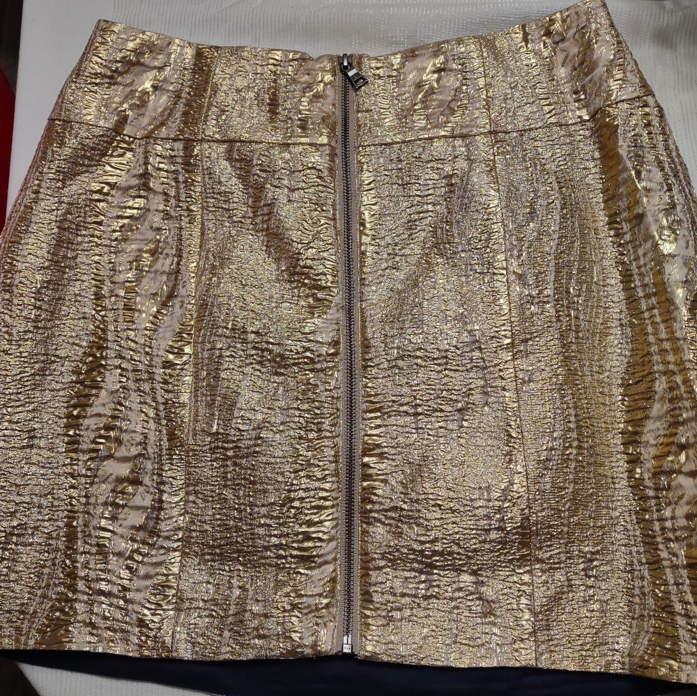 BCBGMaxAzria Gold Textured Skirt - Picture 8 of 10